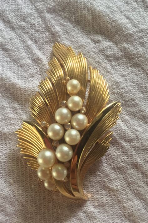 Vintage Trifari Brooch Gold Metal Pearl Rhinestone Leaf 1950 Etsy