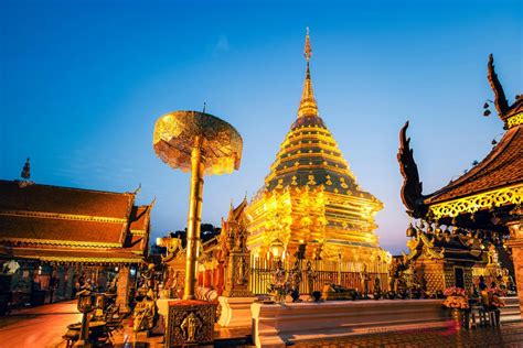 Wat Phra That Doi Suthep illuminated, Chiang Mai, Thailand - MOCHILEROS ...