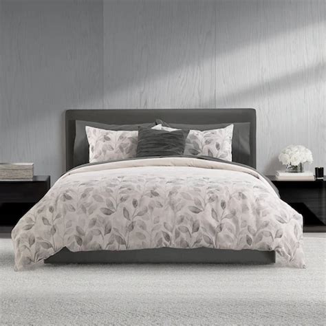 Vera wang presents an amazing bedding collection including bed sheets, bedding sets, pillowcases, and duvet covers in white and charcoal, & with great prints. Simply Vera Vera Wang Shadow Leaves Comforter Set | Duvet ...