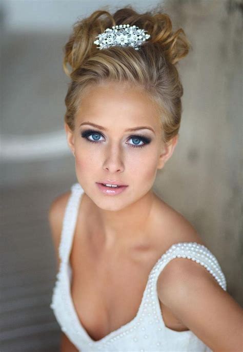 15 Smokey Eye Makeup For Blue Eyes And Blonde Hair Ideas Bridal Makeup Wedding Makeup Bride