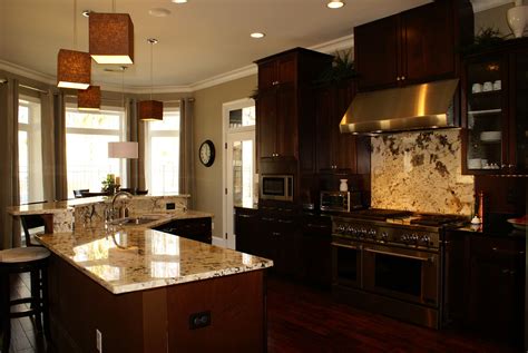 light granite, dark cabinets | Dark kitchen cabinets, Kitchen dark cabinets light granite, Dark 