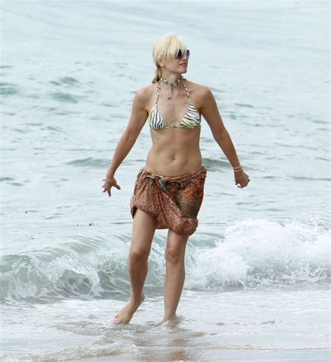 Gwen Stefani Hot Bikini Photos 09 Gotceleb