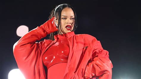 Highlight Des Super Bowls Schwangere Rihanna Verzaubert In Fulminanter