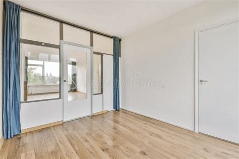 Luxurious Empty Room With Door Stock Image Image Of Stylish Spacious