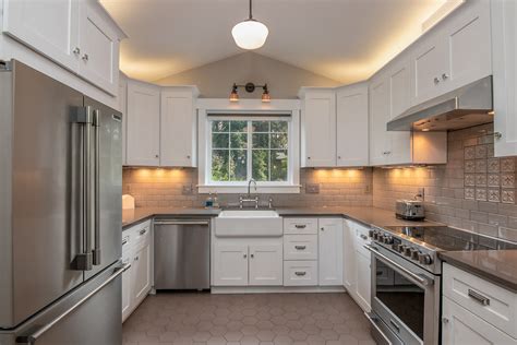 What Type Of Lighting Should You Choose For Your Kitchen