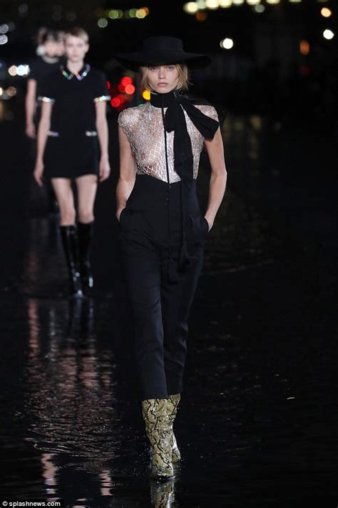 Abbey Lee Kershaw Exposes Her Nipples At Paris Fashion Week