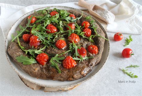 Focaccia Ai Cereali Con Pomodorini E Rucola Mani In Frolla