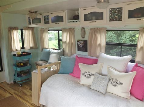 43 Rv Decorating Ideas 5th Wheels Bedrooms Remodel Camper Furniture