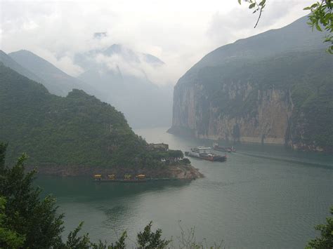 It is over 6,000 km (nearly 4000 miles) long, about the same as the mississippi. Yangtze River Images - Longest River in Asia - XciteFun.net