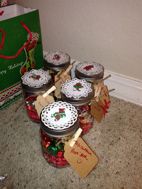 Lil Mason Jars Filled With Christmas Candy Easy Christmas Ts Christmas Jar Ts