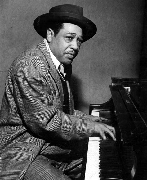 From the cotton club to national icon, author harvey cohen traces ellington's finest output from the decade starting in 1928. MUSIQUE: Duke Ellington