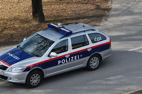 Vozač Porijeklom Iz Bih Bježao Od Austrijske Policije I