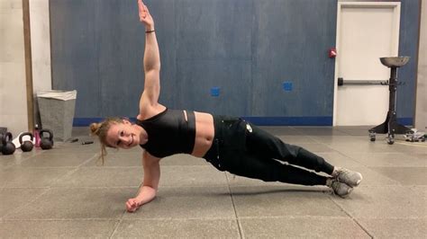 The 11 Best Oblique Exercises For Women Who Want A Toned Core Oblique
