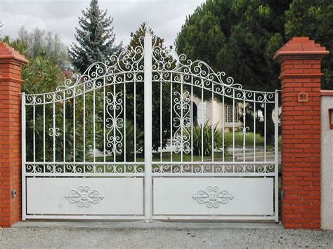 Pin By Mathieu On Portail Gate Wall Design Front Gate Design Iron