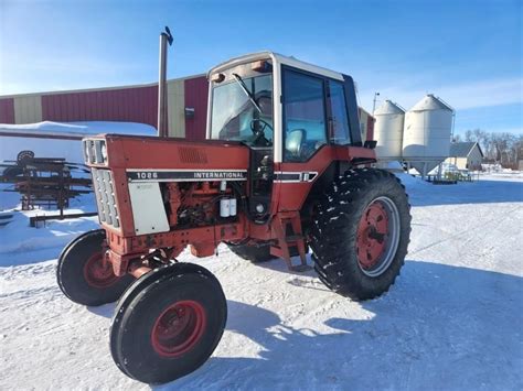 1086 Ih Tractor Read Description Live And Online Auctions On