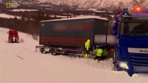 Ледовый путь дальнобойщиков/ ice road truckers. Ice Road Rescue Season 1 Episode 2