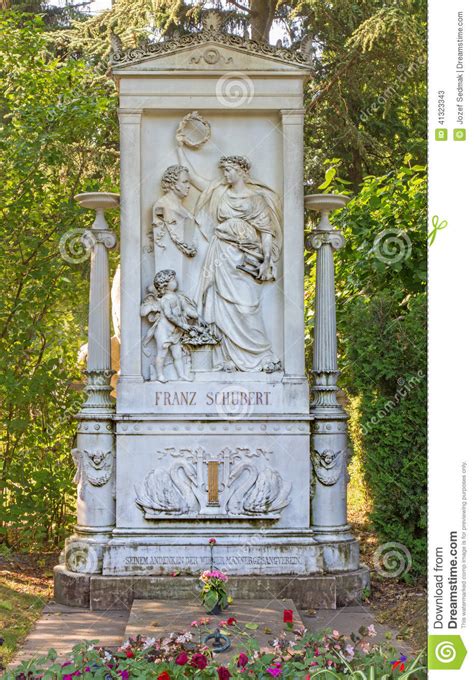 Sein auffälliges markenzeichen war sein auge, das er auch nicht wegoperieren lassen wollte. Vienna - Tomba Del Compositore Franz Schubert Sul Cimitero Di Centralfriedhoff Immagine Stock ...