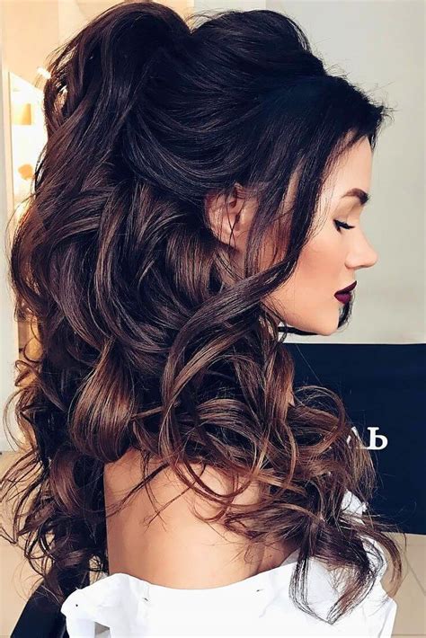 20 Attractive Curly Hairstyles For Prom