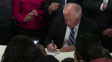 New Illinois Law Allows Undocumented Immigrants To Get Drivers
