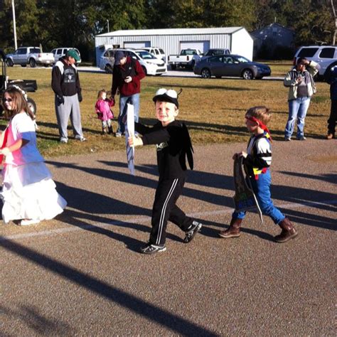 2012 AR Character Parade Fly High Fly Guy (With images) | Fly guy, School fun, Guys