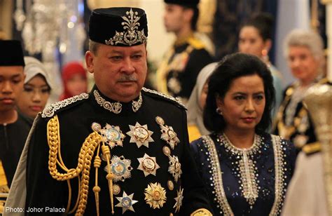 Juli 1981 zum „tunku mahkota von johor ernannt8 und lebte seither hauptsächlich im istana pasir pelangi. 5th Sultan of Johor coronated on Monday, Malaysia News ...
