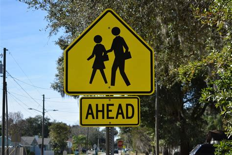 3 School Zone Traffic Signs And What They Mean