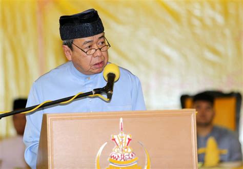 Shaharuddin badaruddin meninggal dunia ( 3 ogos 2018) подробнее. Istiadat Angkat Sumpah MB Selangor Baharu 19 Jun - MYNEWSHUB