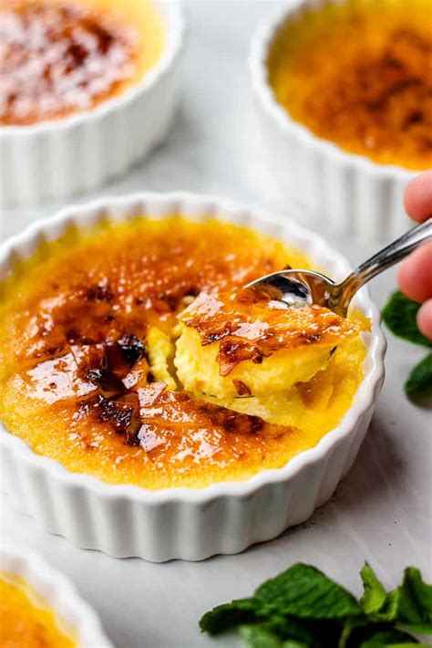 Remove from heat and set aside to cool, about 10 minutes. Classic Creme Brulee Recipe | Veronika's Kitchen