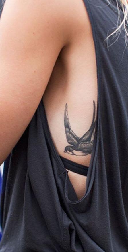 Girly Sparrow Rib Tattoo Ideas Bird Ideias De Tatuagem Para Mulheres Bird