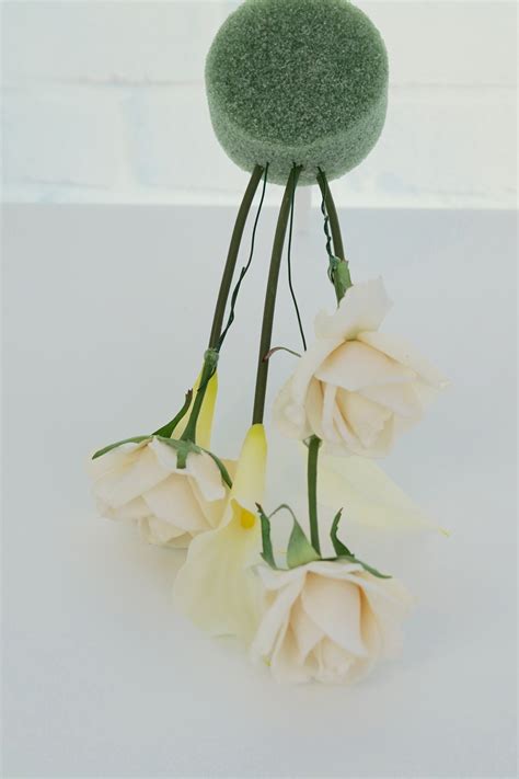 Simple To Make Beautiful Diy Cascading Wedding Bouquet
