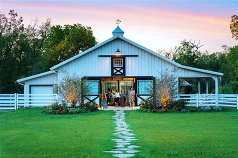 7 Beautiful White Horse Barns Stable Style