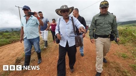 Colombia President Santos Grants Farc Members Amnesty Bbc News