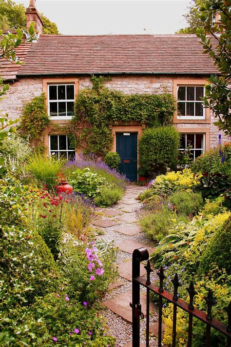 How To Decide If An English Cottage Garden Is Right For You English