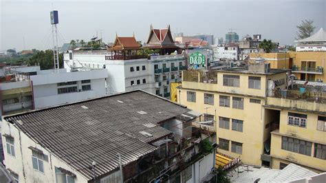Consulter les commentaires sur cet hébergement et comparer les prix des centrales de réservation. Bangkok ~ Roof View ~ Khao San Palace Hotel | Looking ...