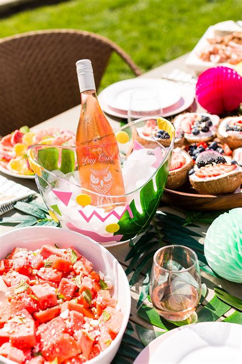 Throw The Ultimate Outdoor Brunch This Summer With These Must Read Tips