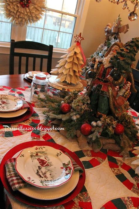 Priscillas: Christmas Dining Room 2013