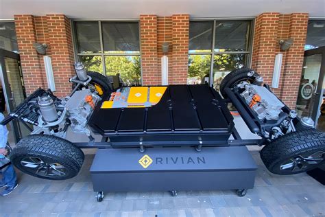 Rivians Electric Adventure Vehicles Are Beautiful Trucks With Up To