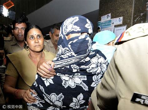 印度发生恶性强奸案 一家人男的被杀4名女性集体受害 组图 国际新闻 海峡网