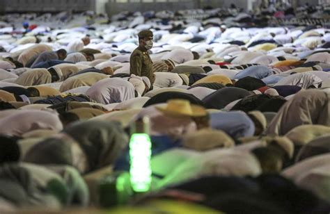 Miljoenen Moslims Reizen Naar Mekka Voor De Hadj Nrc