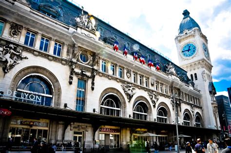Train bleu restaurant & big ben bar. Gare de Lyon train station Paris France | Gare de Lyon ...