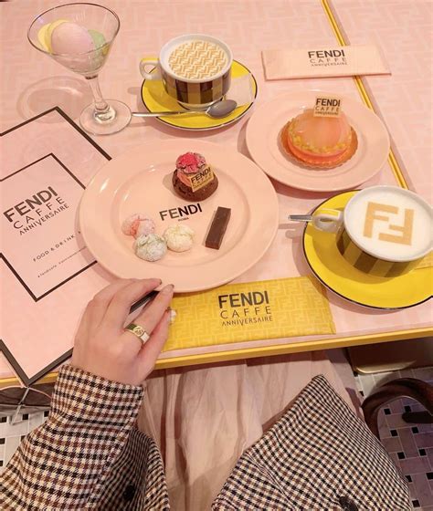 エリンコさんのインスタグラム写真 エリンコinstagram 「🍰💕 どれも可愛いくて美味しかったカフェメニュー ️ 🍰cake set ¥2 800 🧁タルトセゾン ¥800