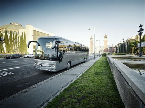 Busworld Europe 2017 Daimler Buses zündet Premierenfeuerwerk auf