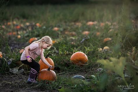 5 Tips For Beautiful Pumpkin Patch Photos Friday Favorites