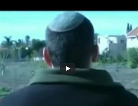 סגן אלוף עמנואל מורנו נהרג במלחמת לבנון השנייה ועד היום תמונתו אסורה לפרסום. סיפור גבורתו של סא"ל מורנו ז"ל: חלל צה"ל שתמונתו אסורה ...