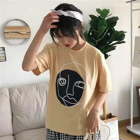 Yougeman Woman Tshirt Top 2018 Spring Summer Korean Ulzzang Harajuku Cartoon Print Short Sleeve