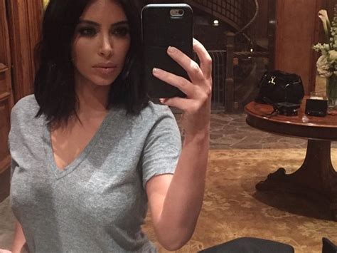 Kim Kardashian Snaps Selfie The Hollywood Gossip