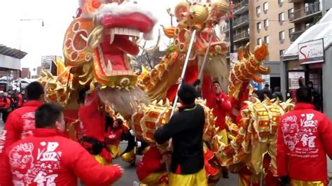 As dragons like to be a leader of the group, they are often said to be fond of the limelight. Lion \ Dragon Dance \ Chinese Lunar New Year Parade ...