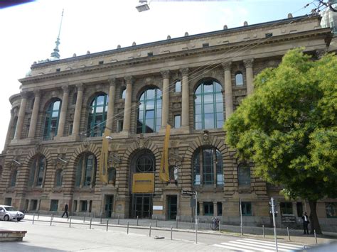 Das haus besitzt parkflächen und eine eigene tiefgarage vor ort. Gablenberger-Klaus-Blog » Blog Archive » Buchwoche in ...