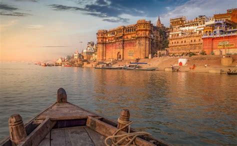 The rooms have en suite bathrooms with free toiletries, hairdryers and towels. The Ganges River, a Sacred River of India - Travelyourway