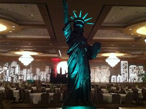 Statue Of Liberty Prop With New York City Gobo Skyline New York Theme Prom Decor Wedding